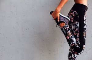 엉덩이와 다리 근육을 동시에 단련하는 운동