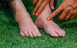 수분 저류를 없애는 데 도움이 되는 10가지 식품