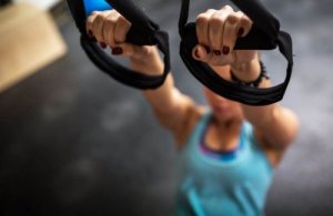 수영하는 사람들을 위한 TRX 운동