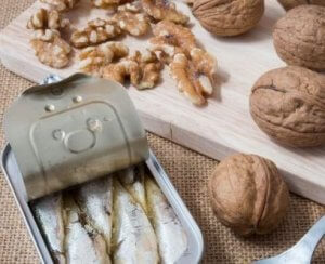 호두와 정어리 샐러드