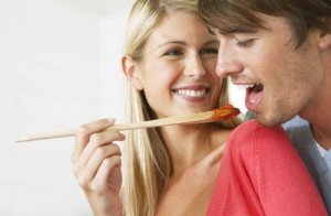 건강하고 다재다능한 홈메이드 소스