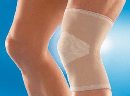 3. 후투로 컴포트 리프트 무릎 보호대(Futuro comfort lift knee support)