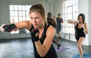 지방을 연소하는 고강도 유산소 운동