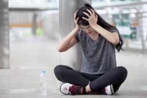 근육 수축으로 발생한 긴장성 두통 완화법 4가지