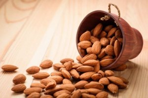 4. 콜레스테롤과 트라이글리세라이드를 줄인다