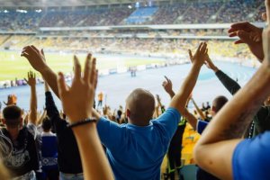 오늘날 스포츠에서의 인종 차별적인 모욕은 어떻게 사용되고 있을까?