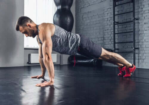 흔히 저지르는 5가지 팔굽혀펴기 실수